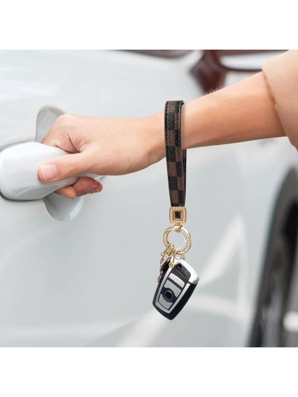 Stylish Leather Wristlet Keychain for Home & Car Keys - Functional & Chic